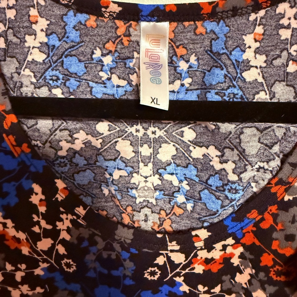 LuLaRoe Short Sleeve Tops - Multicolor Patterns - Picture 7 of 7